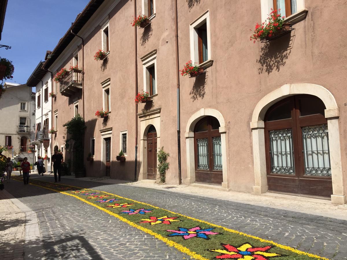 Hotel Alle Vecchie Arcate Pescasseroli Exterior foto